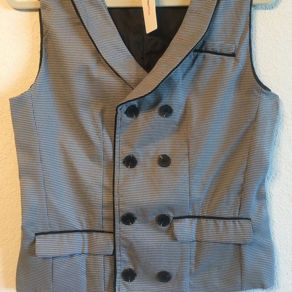 New men’s Small vest